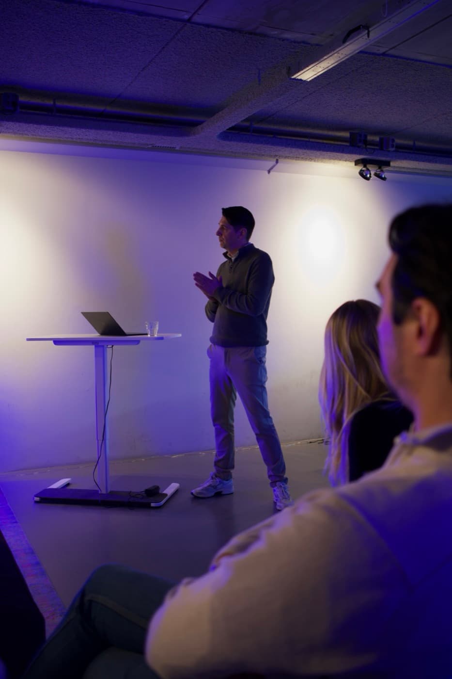 Kennis delen tijdens een presentatie bij Search X